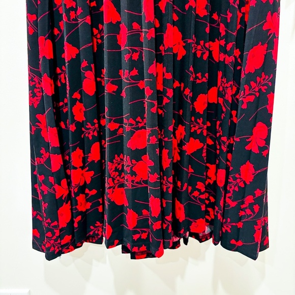 TOMMY HILFIGER Black & Red Pleated Floral Midi Dress - Picture 10 of 11
